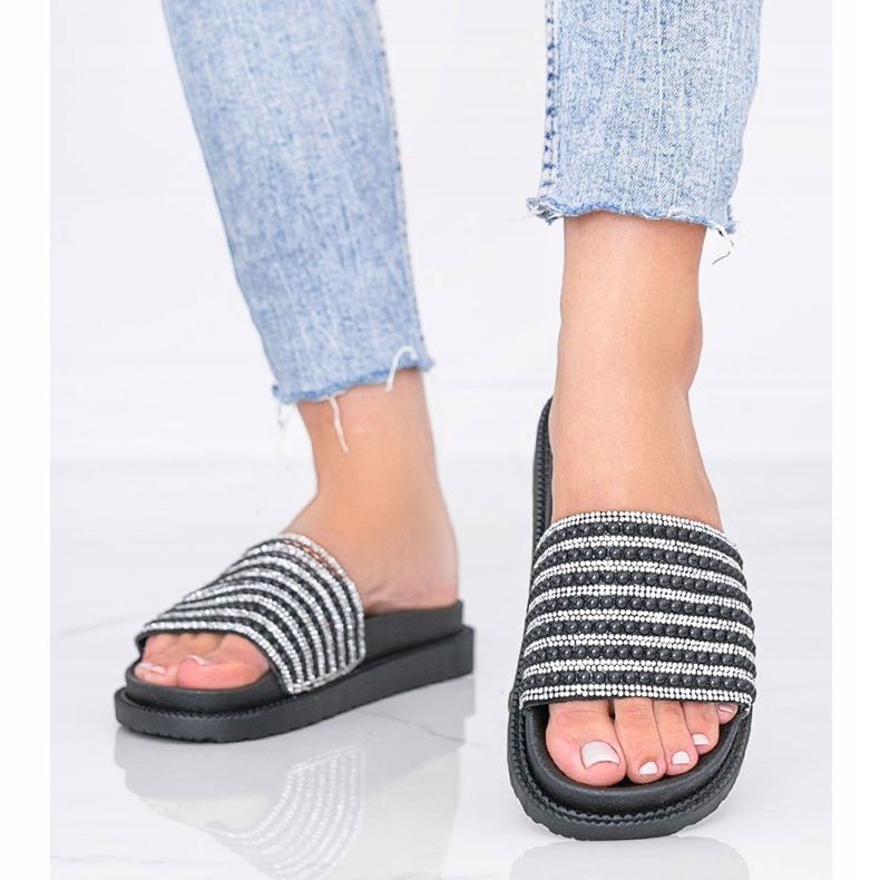 Papuci negri bogat decorați de Trisha negru 1