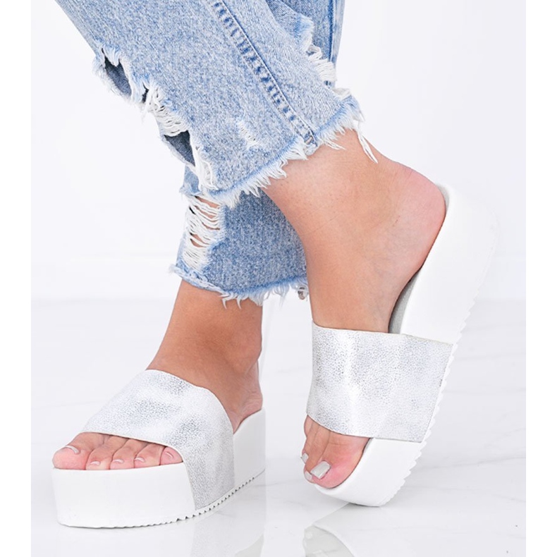 Sandale albe pe o talpă Crysta groasă 1