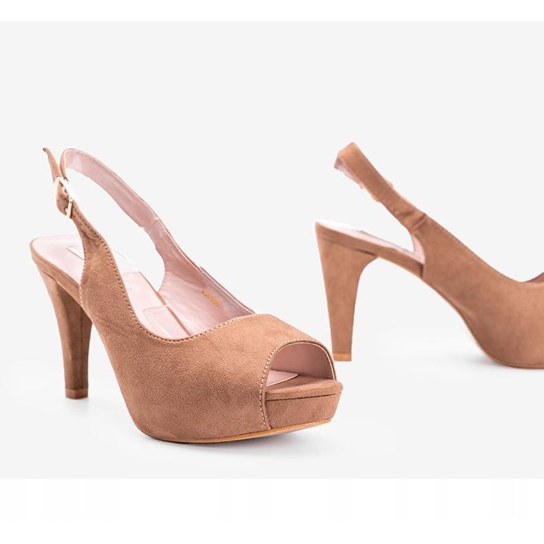 Sandale cu toc stiletto maro ale lui Jun 1