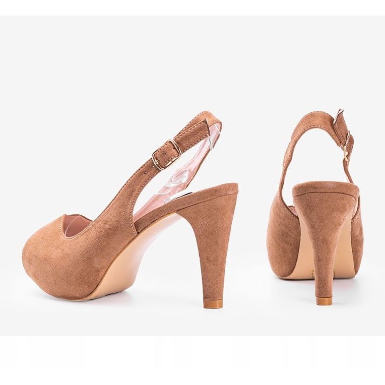 Sandale cu toc stiletto maro ale lui Jun 2