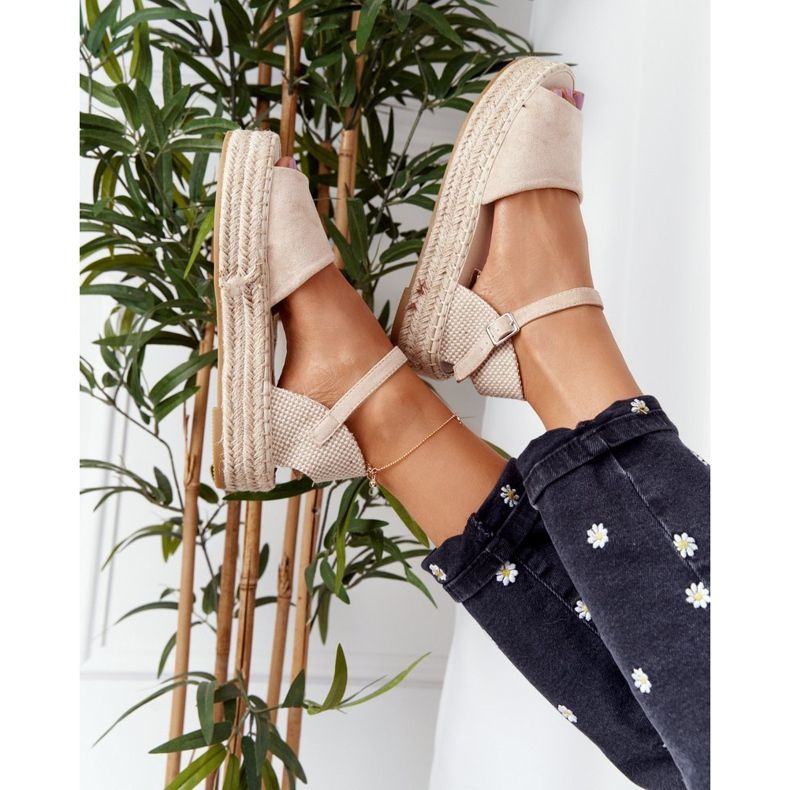 Sandale bej Megara pe platforma împletită 1