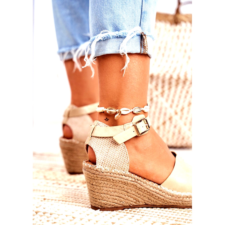 Evento Sandale pentru femei pe espadrile cu pană de aur 3 Evento Sandale pentru femei pe espadrile cu pană de aur 3