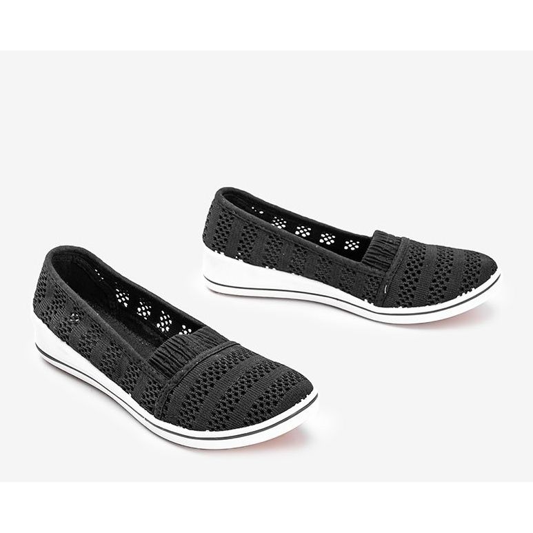 Adidași negri Slip On pe panoul SoHo negru 1 Adidași negri Slip On pe panoul SoHo negru 1
