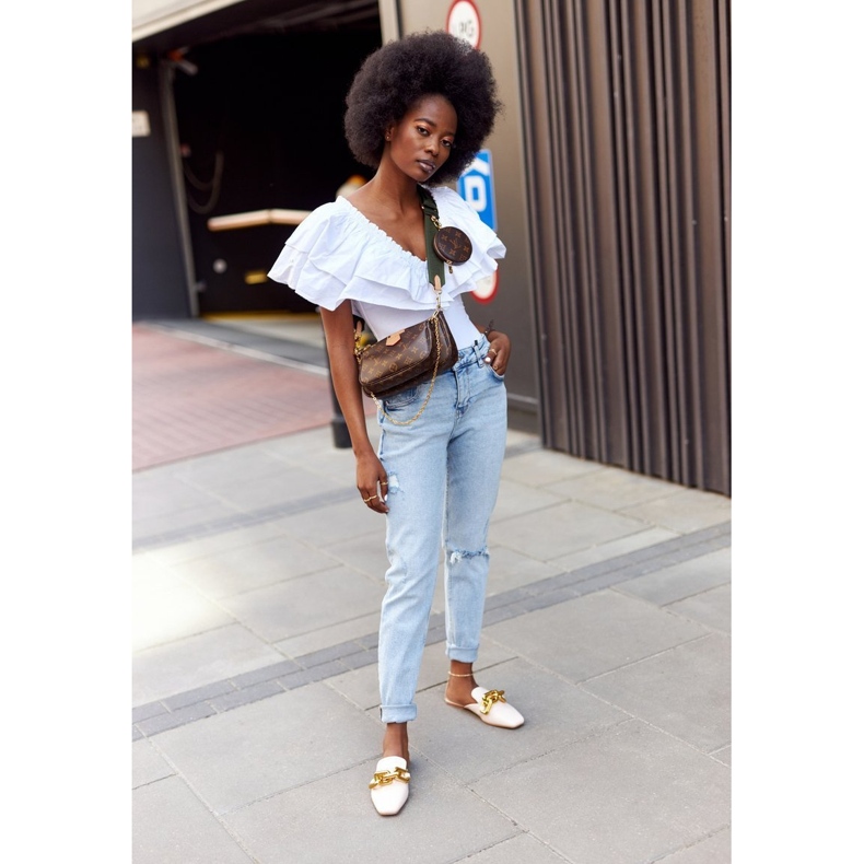 Papuci Bej Cu Partea Superioară Și Lanț Bej Cheamă-Mă 1