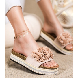 SHELOVET Papuci Pe Platforma Cu Ornament bej 1