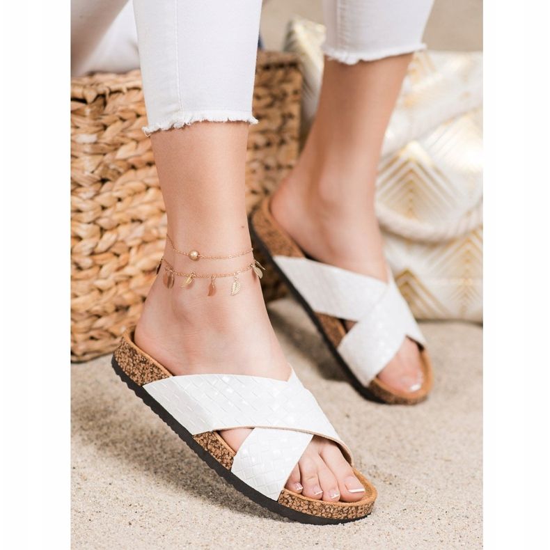 Bona Papuci confortabili din piele ecologică alb 1