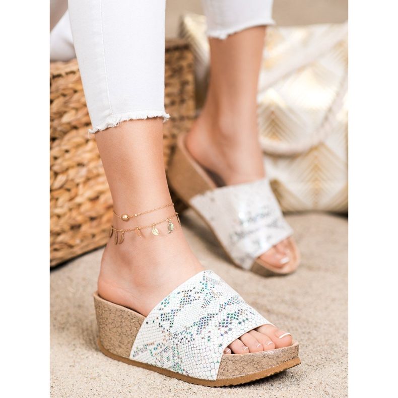 Bona Papuci cu pană albă 1