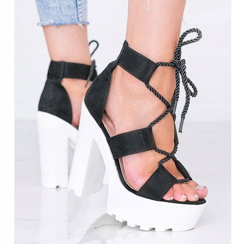 Sandale negre pe o platformă groasă Hera negru 1