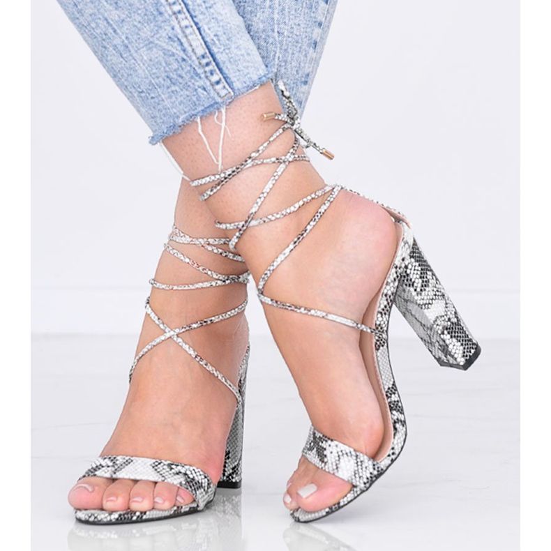 Sandale negre legate de piele de șarpe Veni alb 1