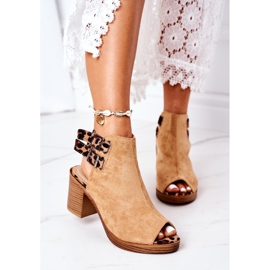 Sandale din piele de căprioară pe un bar Lu Boo Camel Leopard maro 2 Sandale din piele de căprioară pe un bar Lu Boo Camel Leopard maro 2