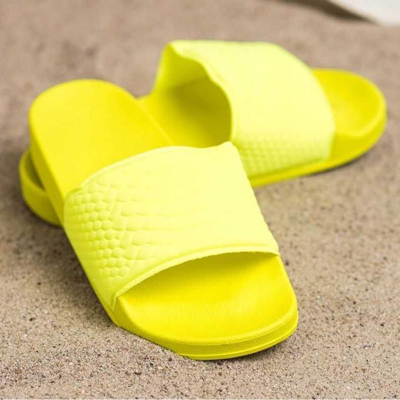 Kayla Papuci galbeni clasici 1