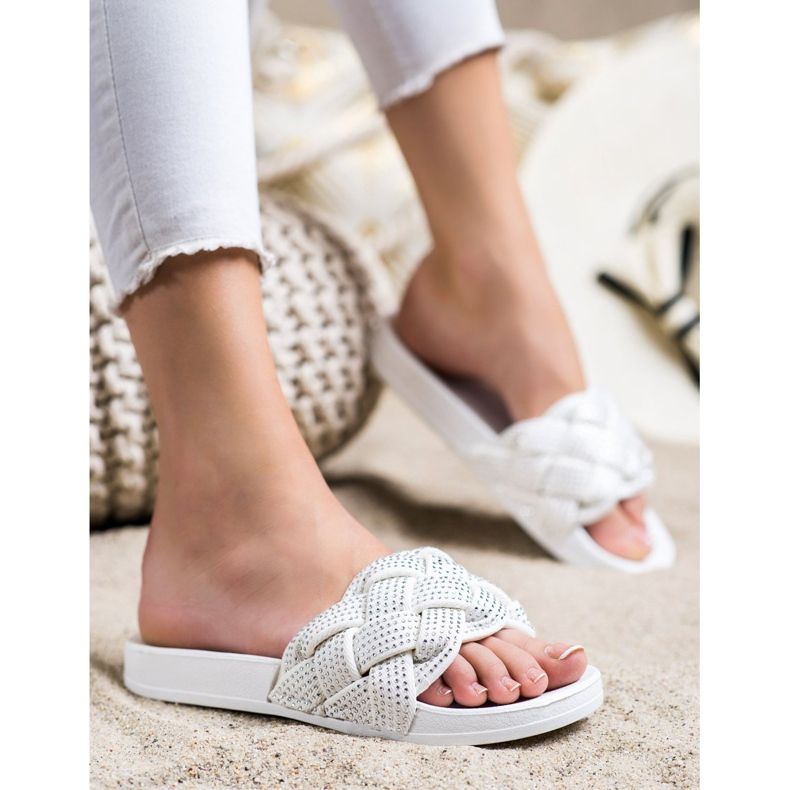 Groto Gogo Papuci din material textil cu cristale alb 2 Groto Gogo Papuci din material textil cu cristale alb 2