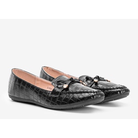 Mocasini negri în modelul de piele de crocodil Miriam negru 1