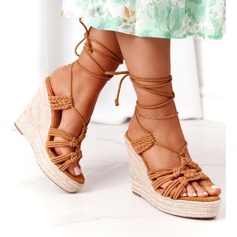 Sandale legate pentru pană pentru femei cu o împletitură de cămilă maro 3
