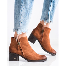 Cizme clasice pe postarea VINCEZA maro 2