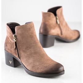 Cizme clasice pe postarea VINCEZA maro 1