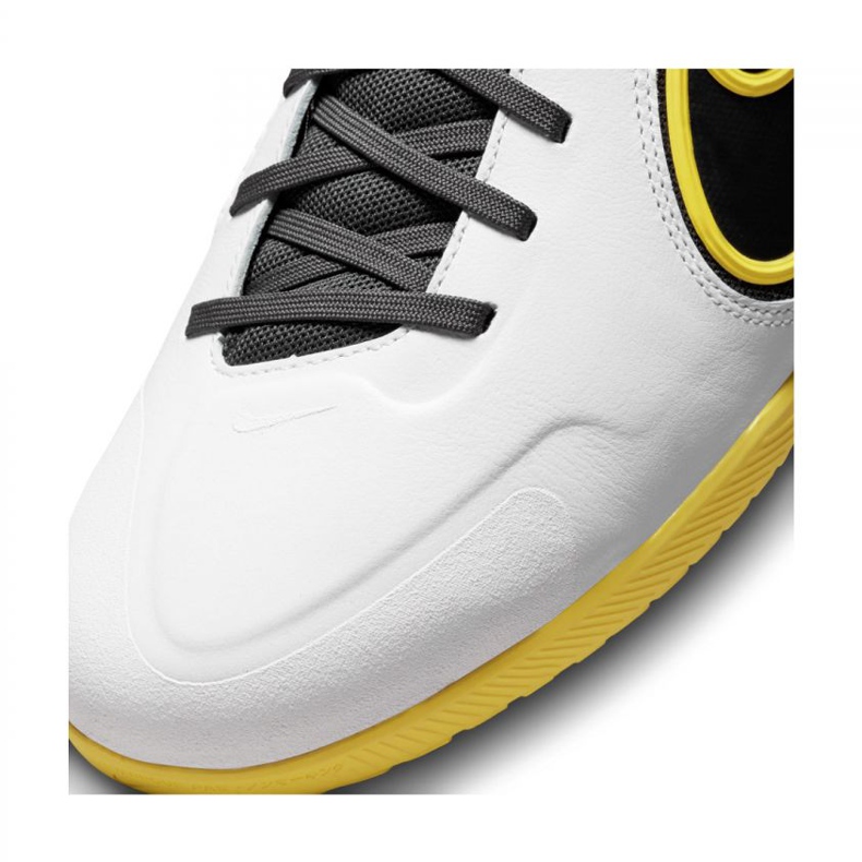 Pantofi de fotbal Nike React Legend 9 Pro Ic M DA1183-107 multicolor alb 2 Pantofi de fotbal Nike React Legend 9 Pro Ic M DA1183-107 multicolor alb 2