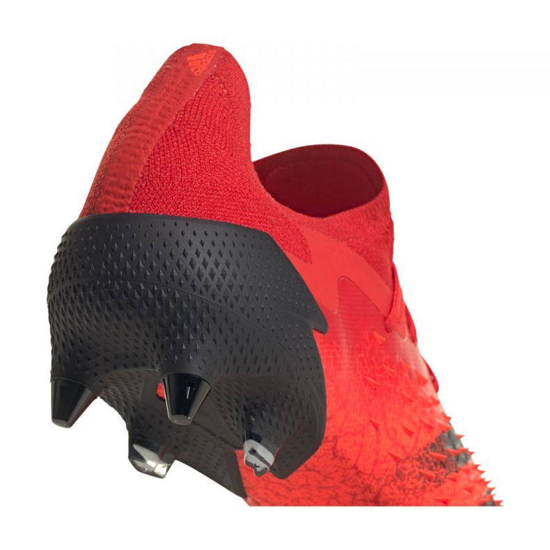 Ghete de fotbal Adidas Predator Freak.1 Low Sg M FY6267 roșu, negru roșu 1