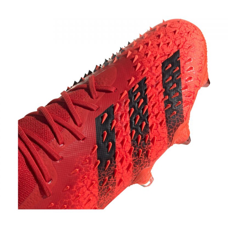 Ghete de fotbal Adidas Predator Freak.1 Low Sg M FY6267 roșu, negru roșu 2