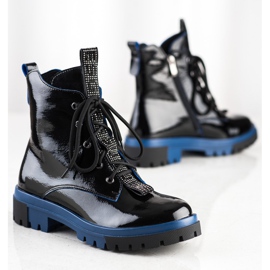 ARTIKER Muncitori negri din piele negru 1