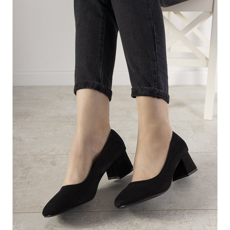 Pompe negre pe postarea Always negru 1