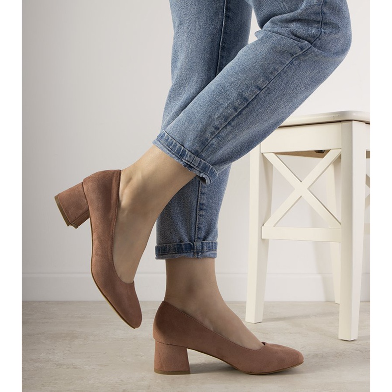 Pompele roz pe postarea Always 1