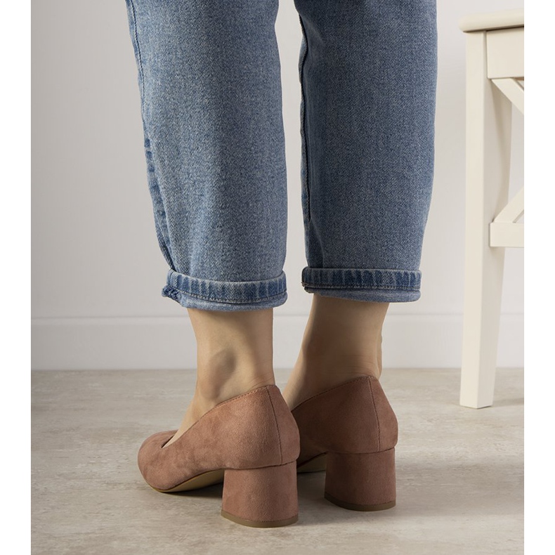 Pompele roz pe postarea Always 2