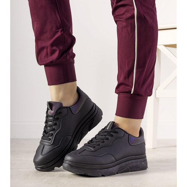 Adidași negri cu inserție reflectorizantă Kaori negru 1