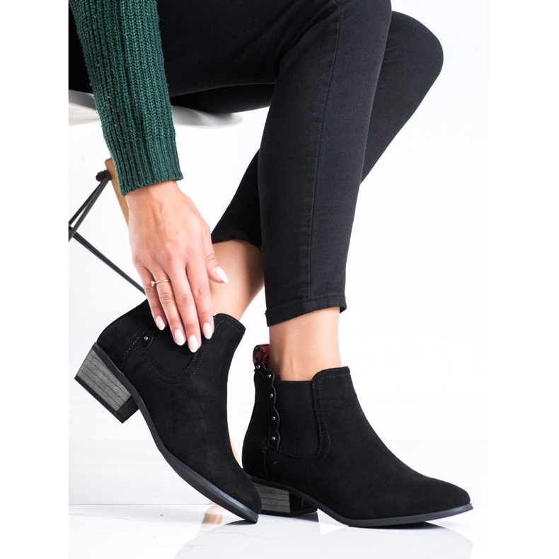 J. Star Ghete negre pe un post redus negru 1