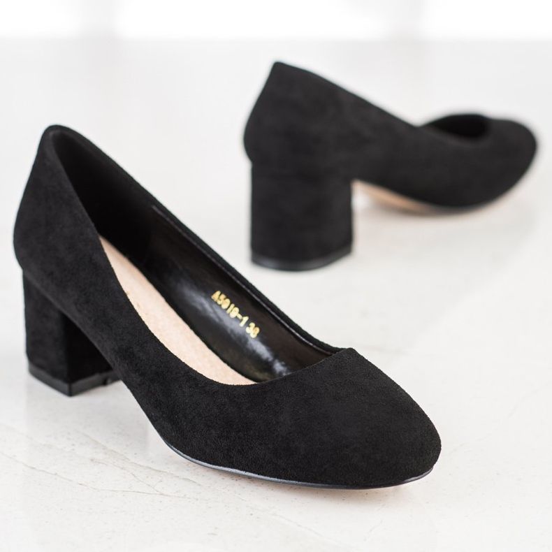 Sabatina Pompele pe un pilon larg negru 1