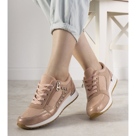 Adidași sport roz, decorați cu știfturi Daphne 1