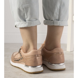 Adidași sport roz, decorați cu știfturi Daphne 2