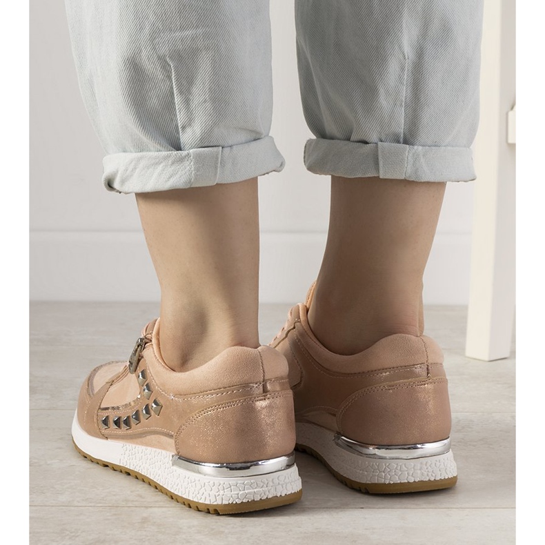 Adidași sport roz, decorați cu știfturi Daphne 2