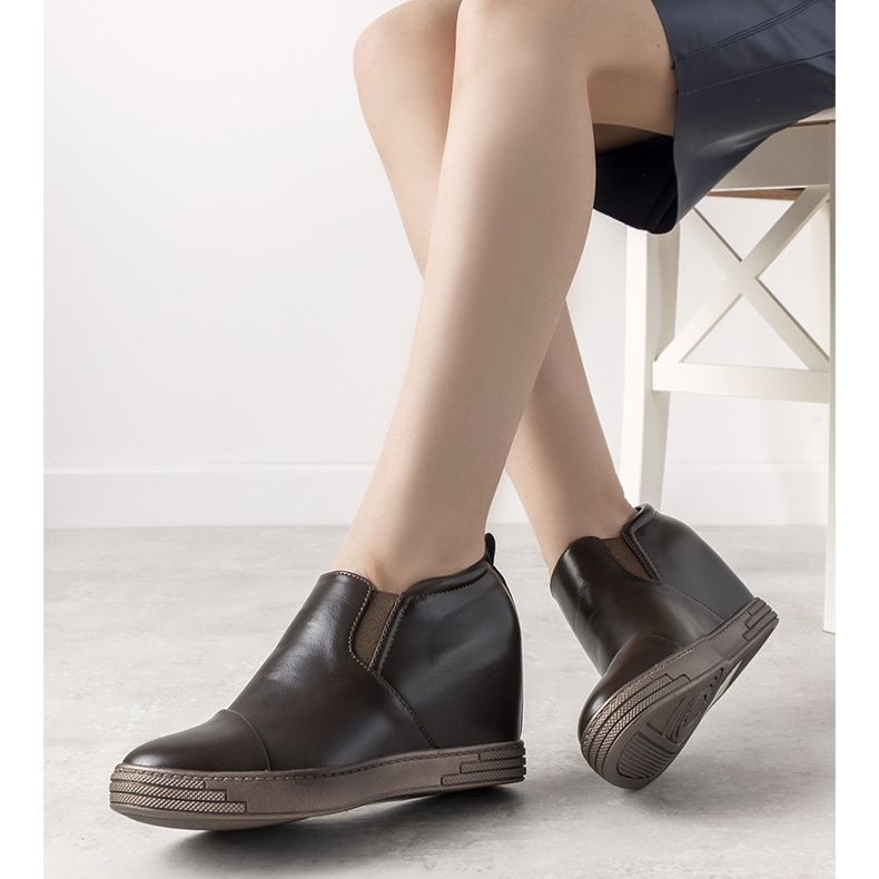 Adidași de damă maro Jayla 1