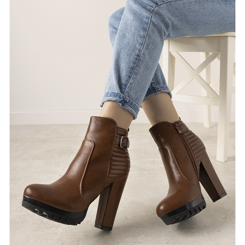 Cizme de cămilă pe un post înalt de Mango maro 1