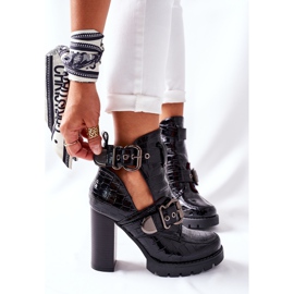 Cizme pe o cataramă lacată neagră Crocodil Bramshall negru 1