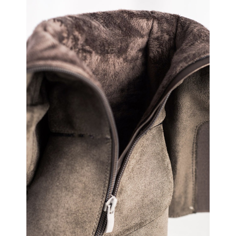 M.Daszyński Cizme elegante pe un post gri 1