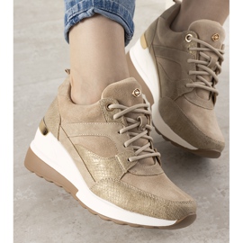 Adidași bej cu model de piele de șarpe de la Halsey 1
