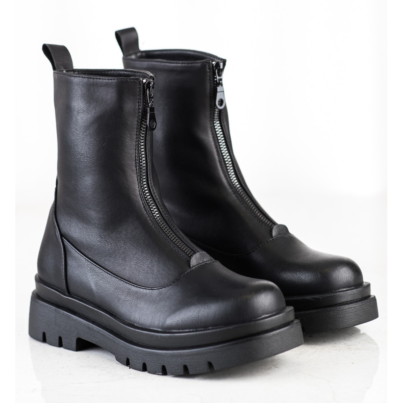 Evento Muncitori negri pe glisor negru 1