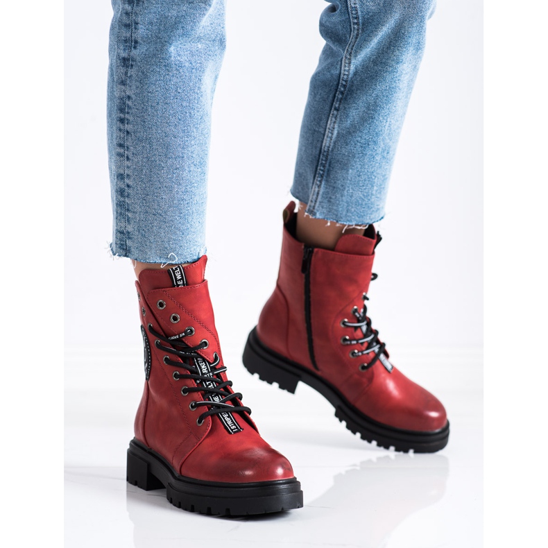 Evento Lucrători roșii cu aplicație roșu 2