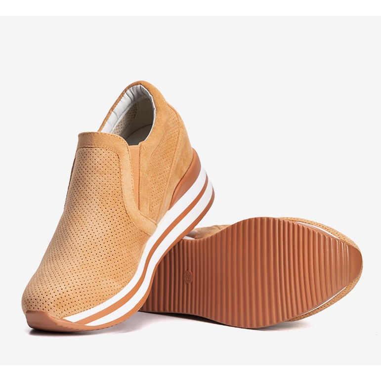 Adidași cu portocaliu de la Mina portocale 1