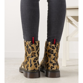 Cizme maro cu model de camuflaj de la Emery 1