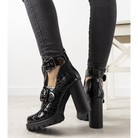 Botine lacate negre pe stâlpul Step negru 1