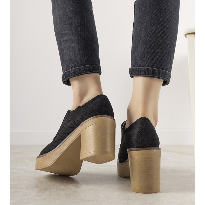 Ghete negre cu șireturi pe stâlpul Cascio negru 1