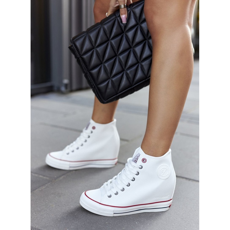 Cross Jeans Tenisi din piele pe blugi încrucișați cu pană II2R4024 Alb 2 Cross Jeans Tenisi din piele pe blugi încrucișați cu pană II2R4024 Alb 2