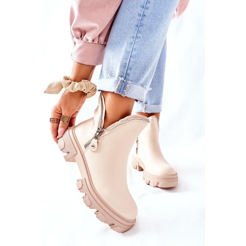 FI1 Cizme pentru femei cu decupaje Ritm bej 1 FI1 Cizme pentru femei cu decupaje Ritm bej 1