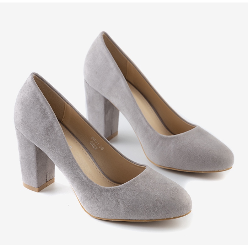 Pompe gri pe stâlpul Tahlia 1