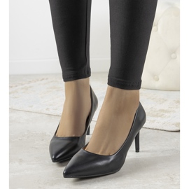 Pompă clasică neagră pe toc stiletto Isla negru 1