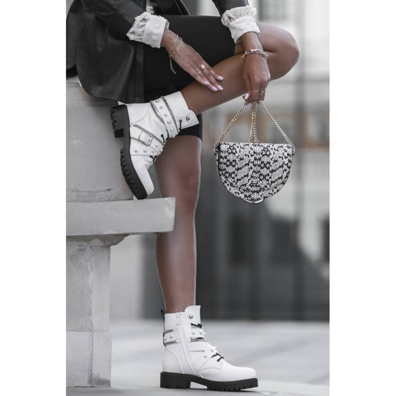 White Dr. Martin alb 1