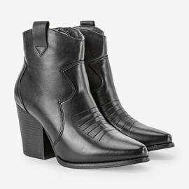 Cizme negre pe postul Forte negru 1